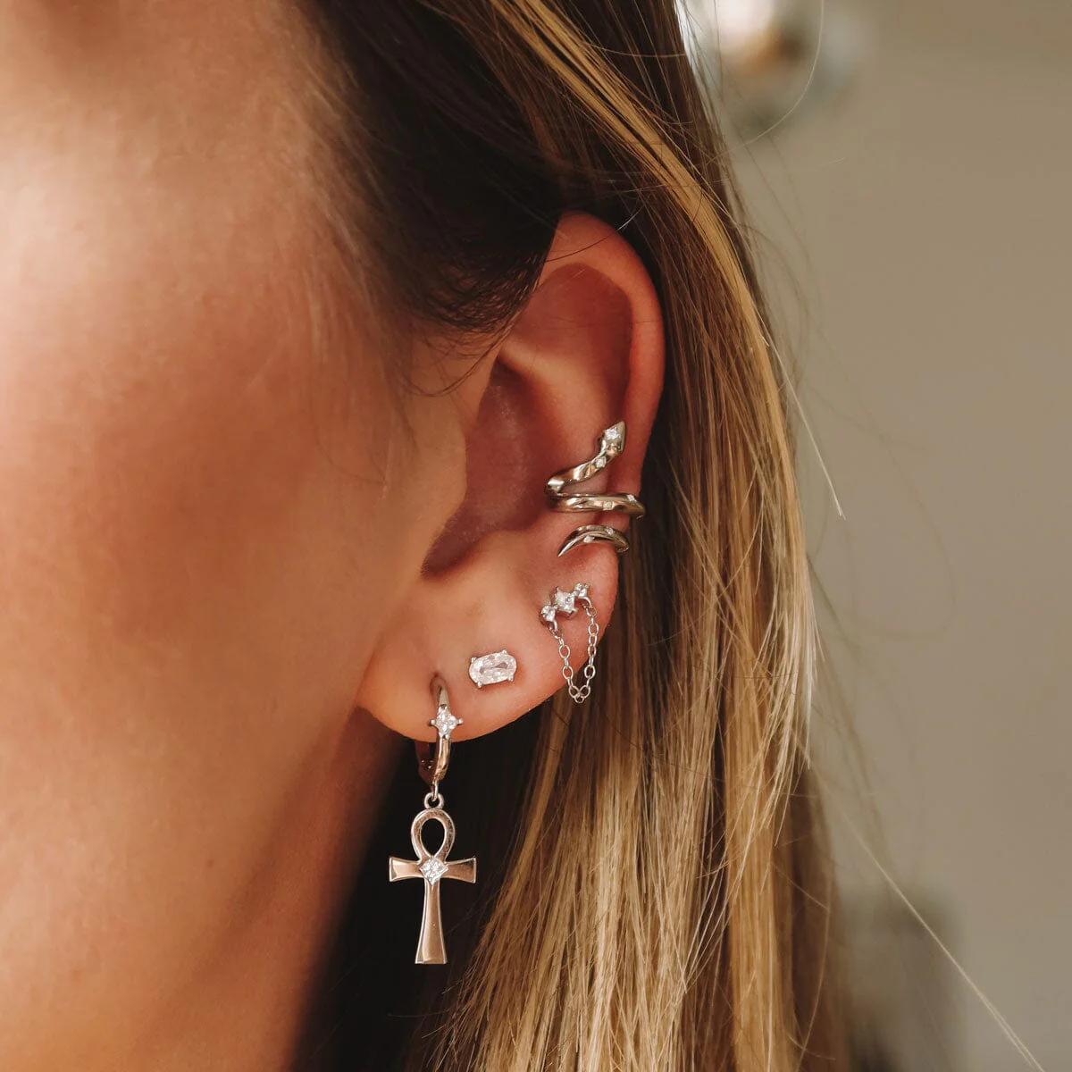 Puce Isis Blanche - Image 13